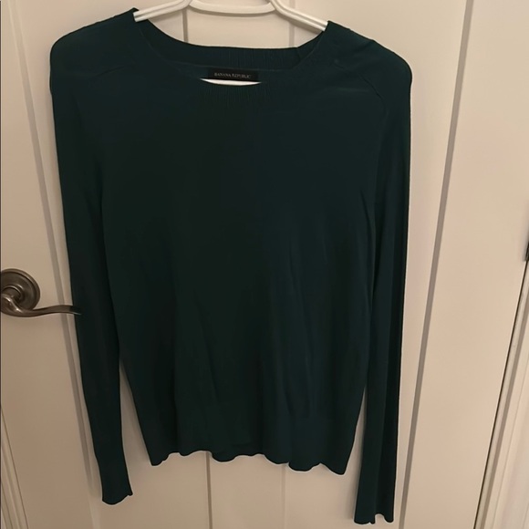 Banana Republic Sweaters - Banana Republic Green Crew Neck Long Sleeve Sweater, size M